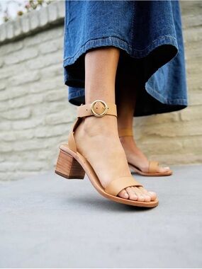 beek Sapphire Heels in Honey Leather